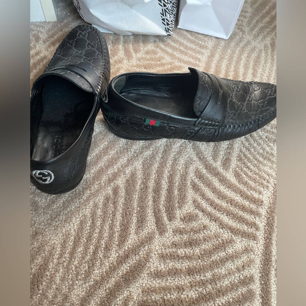 Gucci Black Loafers Slip-On Elegance - Picture 9 of 15